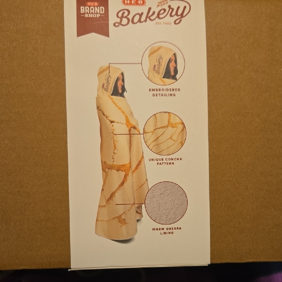 H-E-B Bakery Wearable Blanket with Hood - Picture 6 of 7